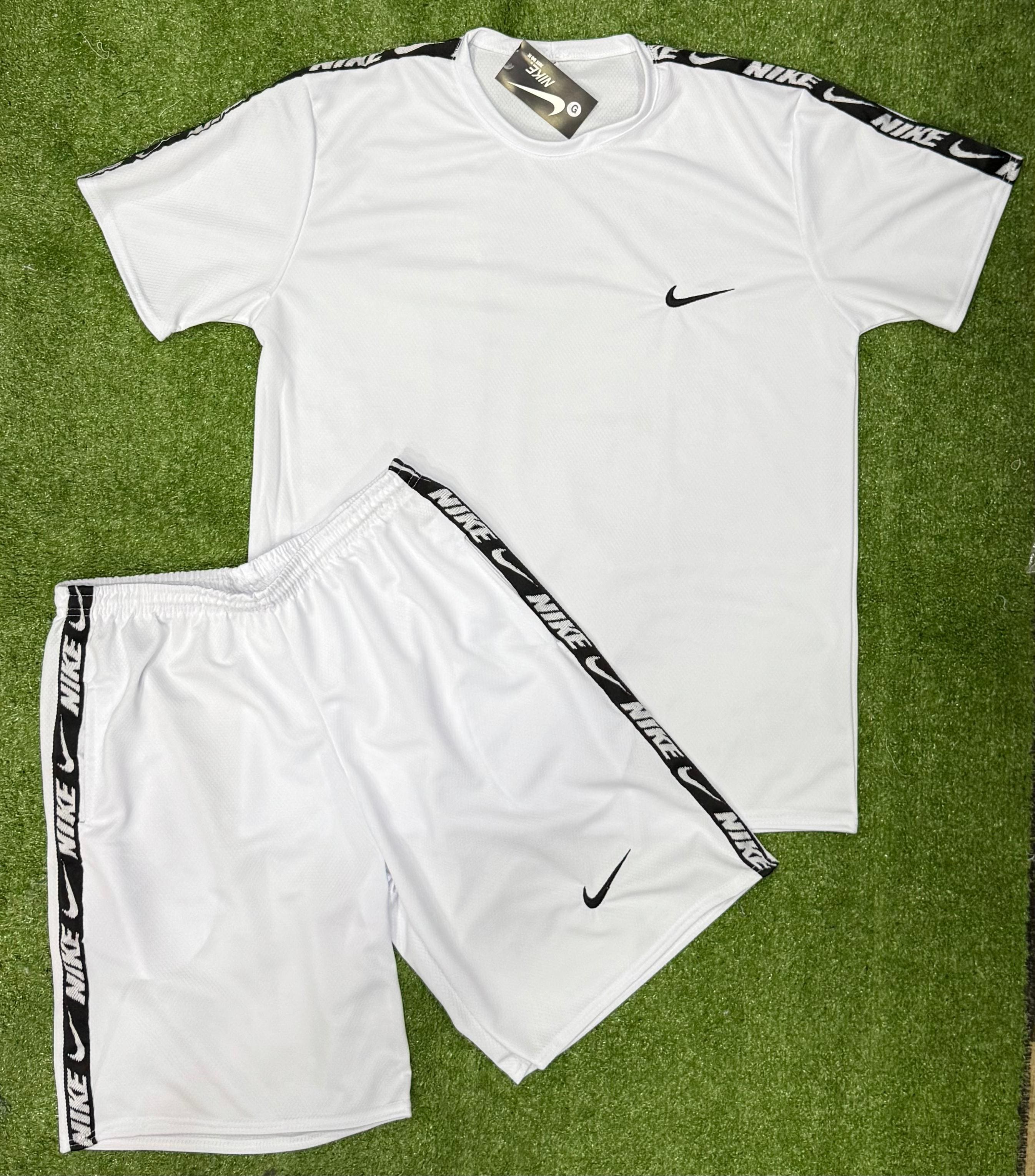 Conjunto Dri-Fit Nike